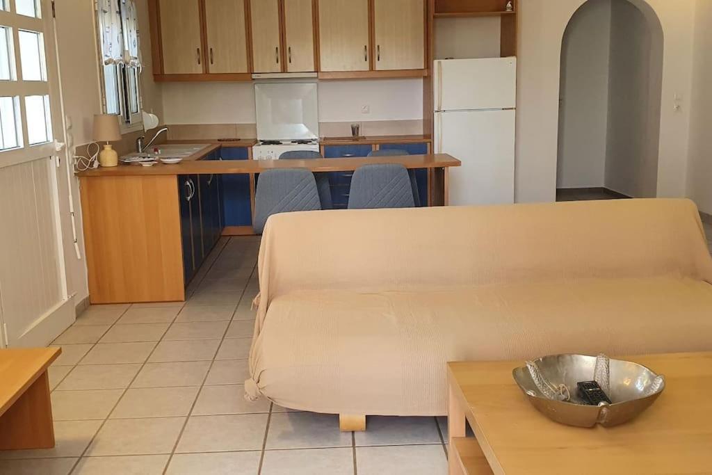 με υπέροχη θέα Kounoupi Apartment Porto Heli