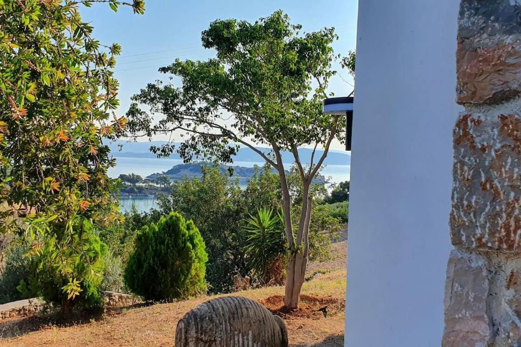 με υπέροχη θέα Kounoupi Apartment Porto Heli